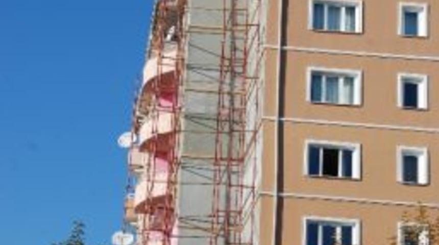 İnşaattan D&uuml;şen İş&ccedil;i &Ouml;ld&uuml;