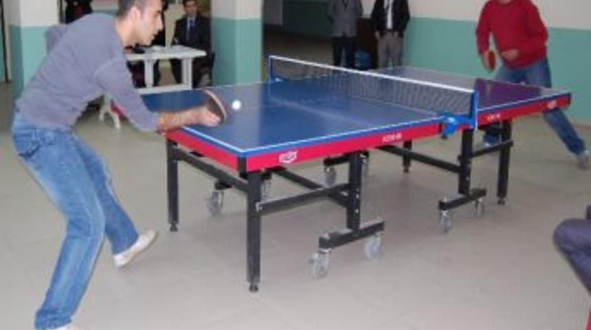 Tatvan&rsquo;da Kurumlar Arası Tenis Turnuvası