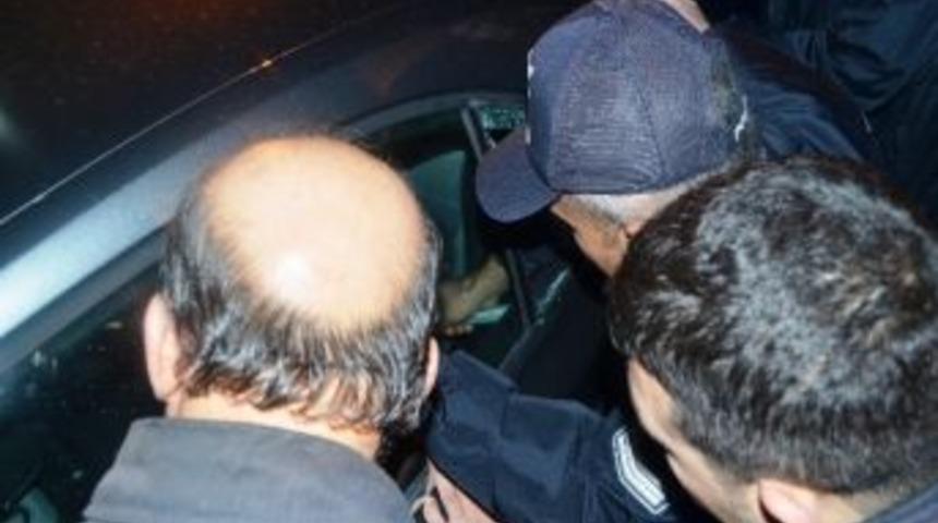 Göztepe-1461 Trabzon Maçı Sonrası Bir Bebek Arabada Mahsur Kaldı