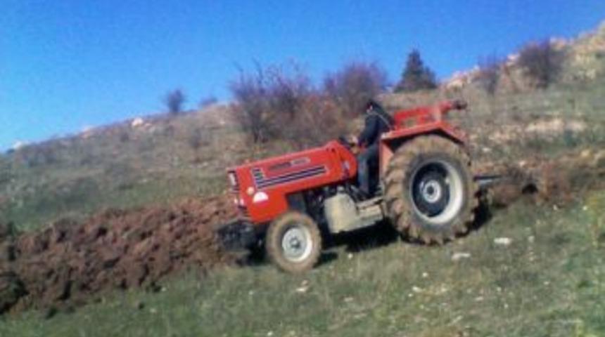 G&uuml;m&uuml;şhane&rsquo;de Kuşlar İ&ccedil;in Tarla Ekimi Hızla Devam Ediyor