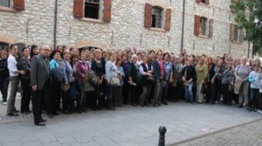 Makedonya G&ouml;&ccedil;menleri, Sel&ccedil;uk&rsquo;u Ziyaret Etti