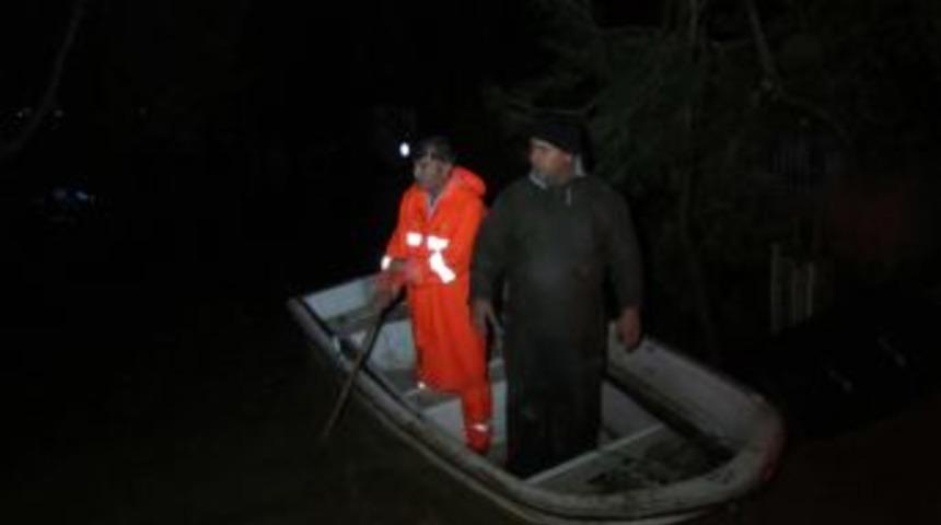 Sel Sularına Kapılan Yaşlı Kadın Kayboldu