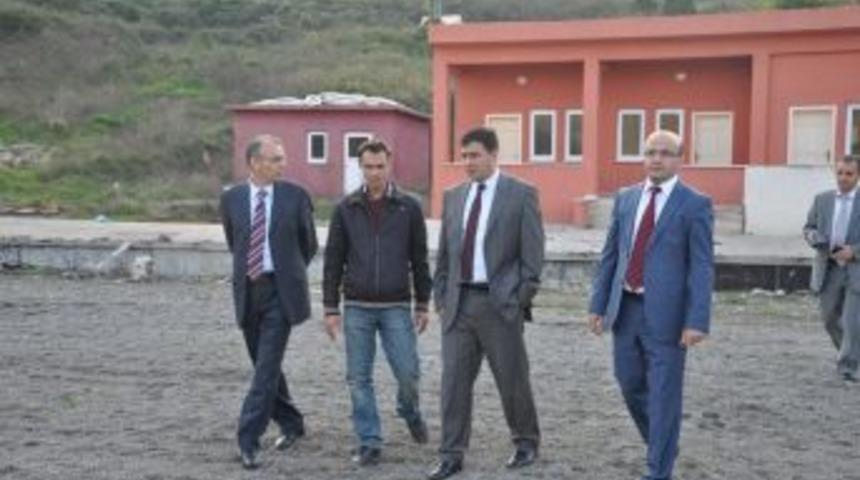 Futbol sahasını incelediler