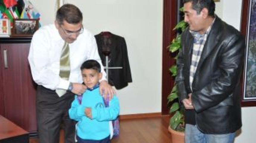 M. O. artık okullu oldu