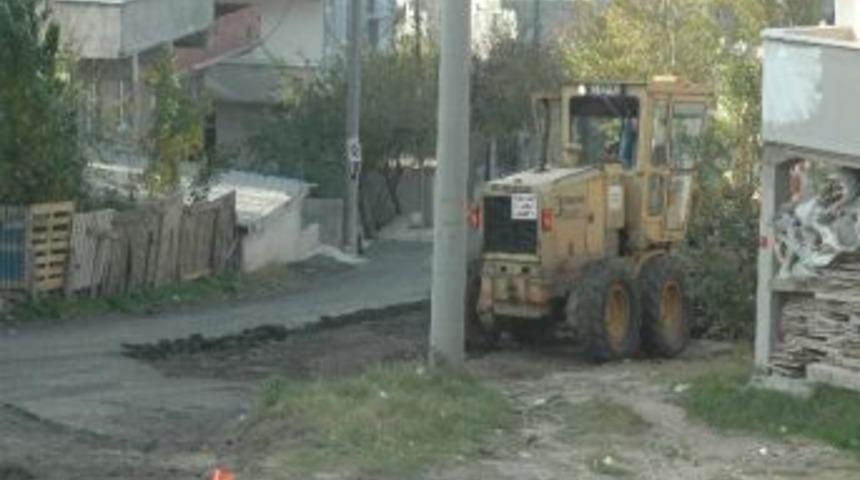 &Ccedil;orlu`da Asfalt Yama &Ccedil;alışmaları S&uuml;r&uuml;yor
