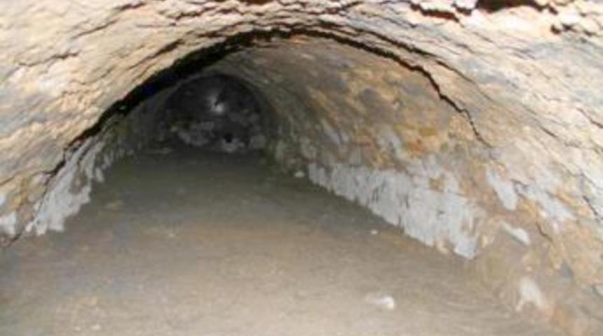 Tarihi t&uuml;nel g&uuml;n y&uuml;z&uuml;ne &ccedil;ıktı