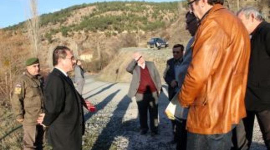 Vali Başk&ouml;y, k&ouml;y yollarını inceledi