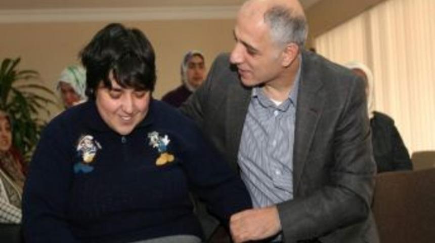 Akbaş'tan Anlamlı Mesaj