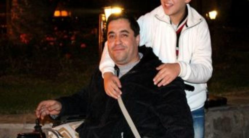 Bornovalı Engellilerin Tiyatro Keyfi