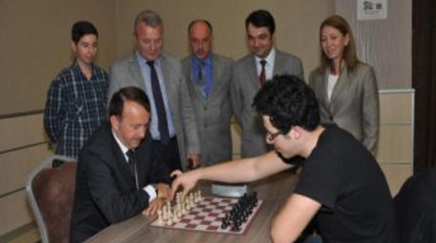 Kartepeli &Ouml;ğrenciler Satran&ccedil; Turnuvasında Buluştu