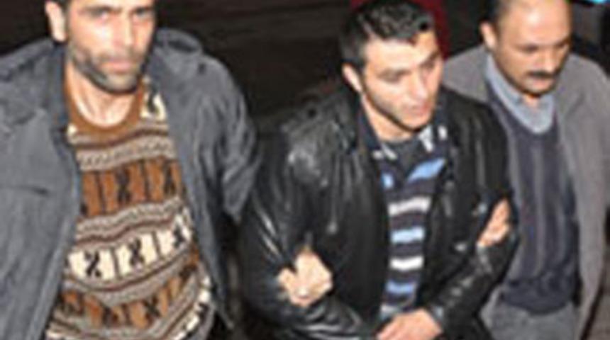 Eşini vermeyen kayın pederini &ouml;ld&uuml;rd&uuml;