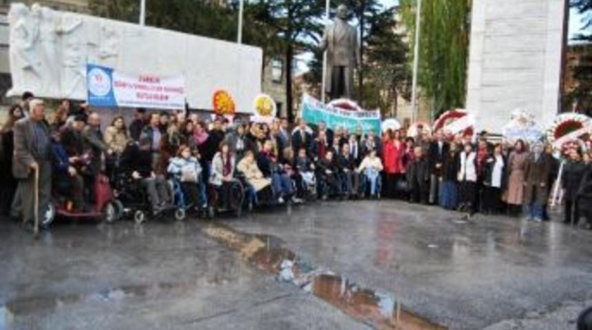 Eskişehir'de Engelliler G&uuml;n&uuml; Kutlandı