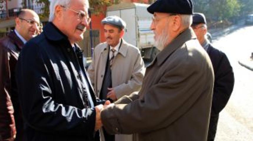 Başkan Tanık, İleri Mahallesi&rsquo;ndeki Sokak D&uuml;zenlemeleri Inceledi