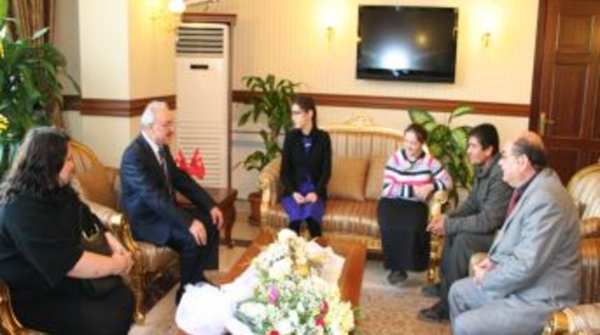 Engelli &Ouml;ğrencilerden, Vali Yenig&uuml;n&rsquo;e Ziyaret