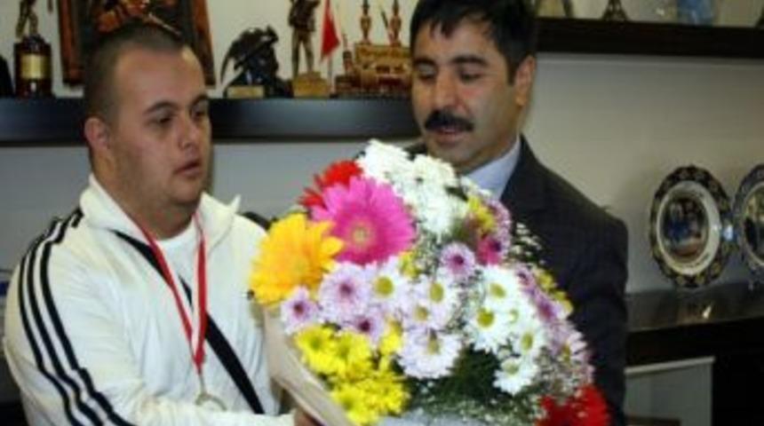 Engelli &Ouml;ğrencilerden &Ouml;zbek&rsquo;e Ziyaret