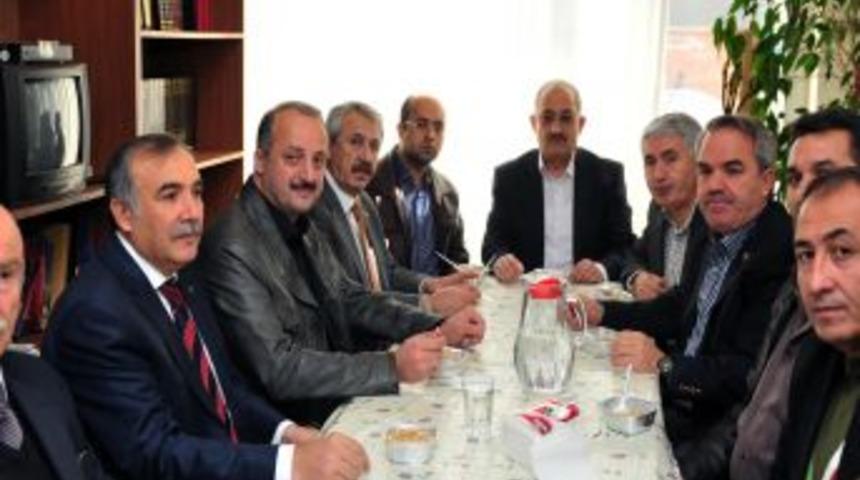 Başkan Akg&uuml;l, Ankaralılarla Biraraya Geldi