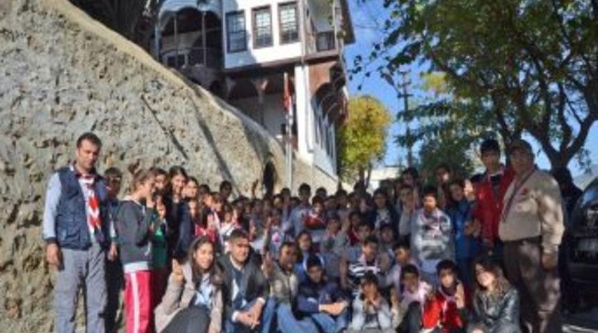 'Sevgiye Uzanan Eller' Kozan&rsquo;da