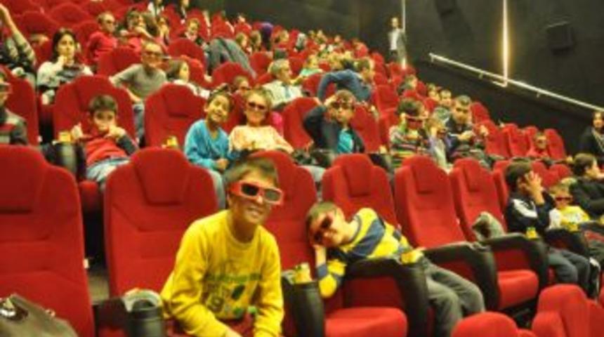 Minikler &lsquo;Otel Transilvanya&rsquo; Izledi