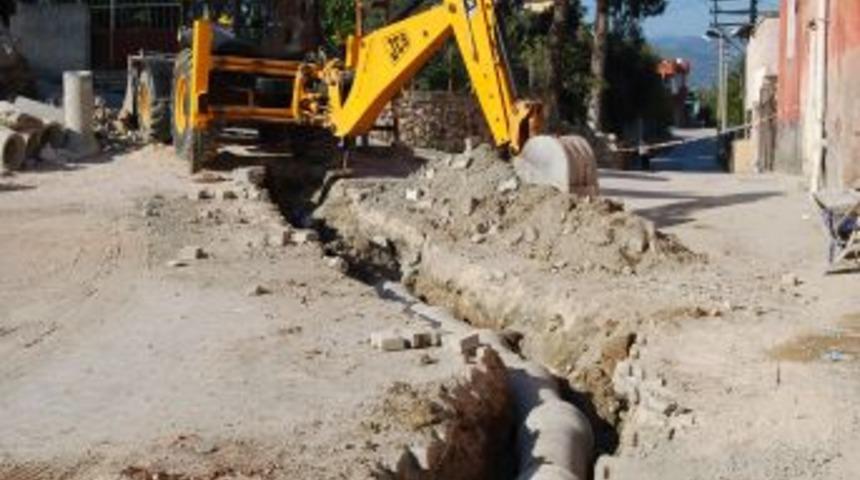 Kozan'da Yağmur Suyu Hattı &Ccedil;alışması Yapıldı