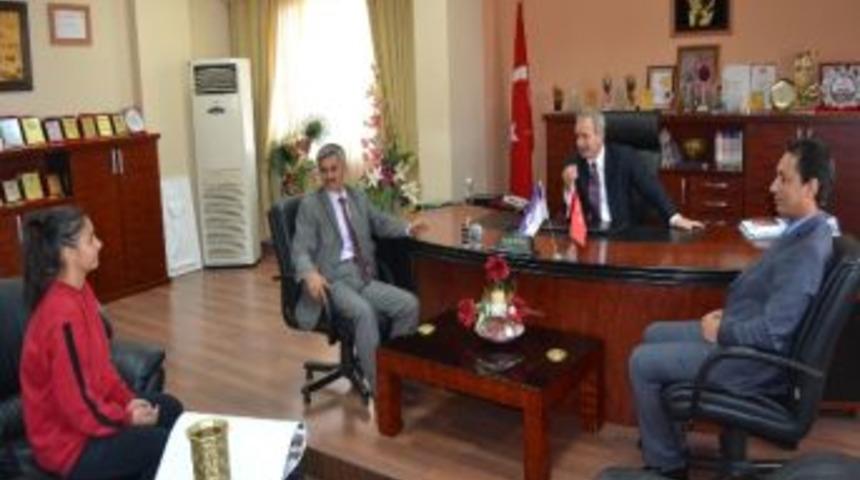 Başkan &Ouml;zgan&rsquo;dan B&uuml;şra &Ouml;ren'e T&uuml;rkiye Temsilciliği İ&ccedil;in Tam Destek