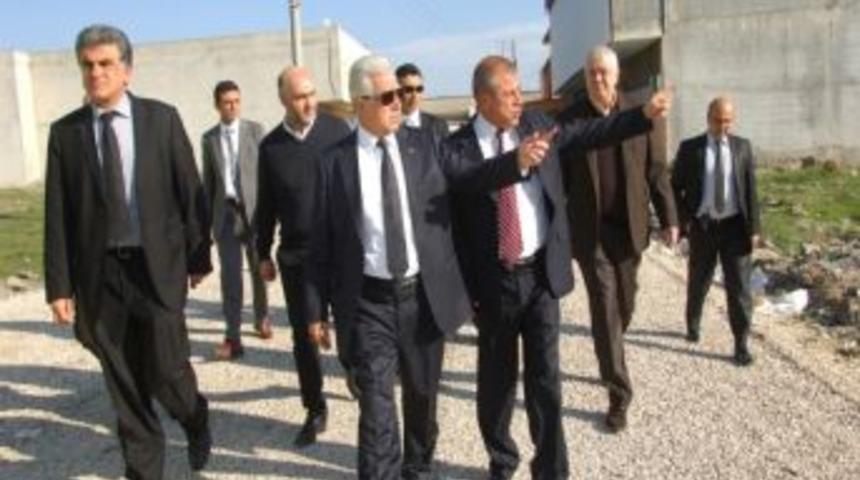 Mobilyacılardan Aldırmaz&rsquo;a Pankartlı Karşılama