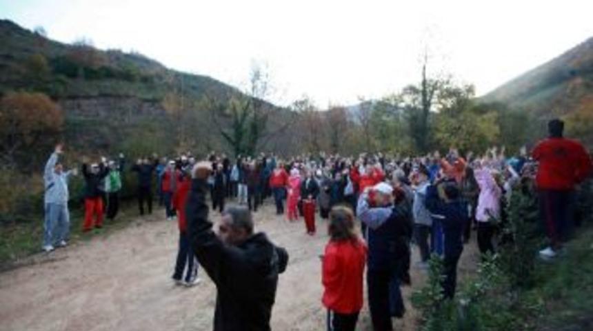 Başkan Karaosmanoğlu Ve Doğaseverler Yuvacık Barajı Havzasında Y&uuml;r&uuml;d&uuml;