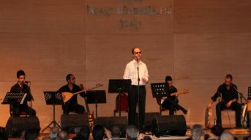 Neşet Ertaş, &Ccedil;ankaya'da Konserle Anıldı