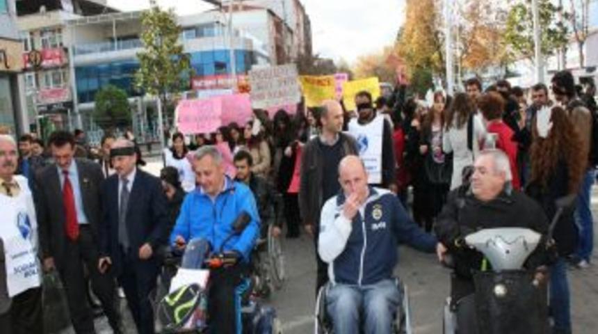 Engelli Hakları I&ccedil;in Y&uuml;r&uuml;d&uuml;ler