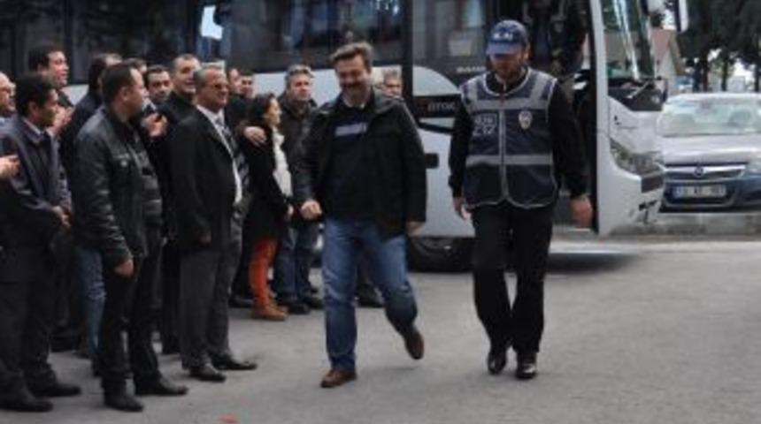 Balıkesir Belediyesi Operasyonunda G&ouml;zaltına Alınanlar Adliyede