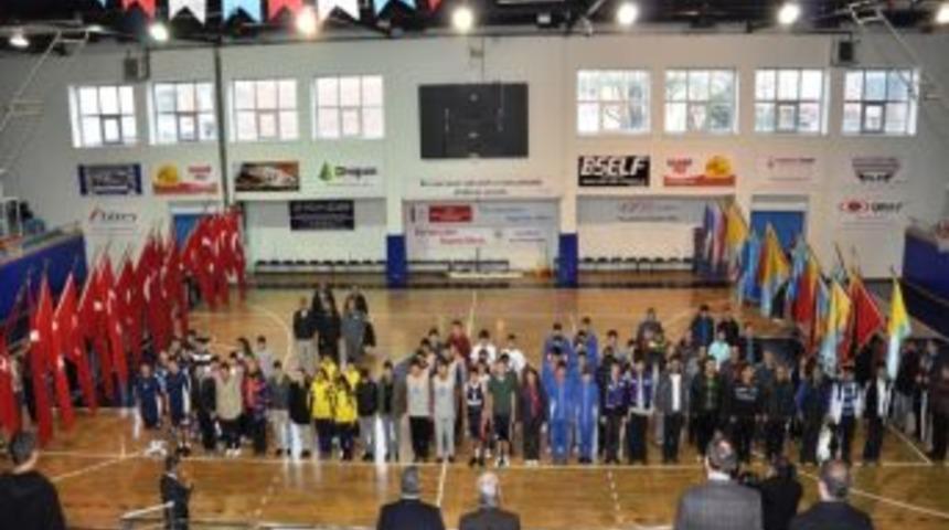 Düzce’de Okul Sporları Açılış Töreni Yapıldı