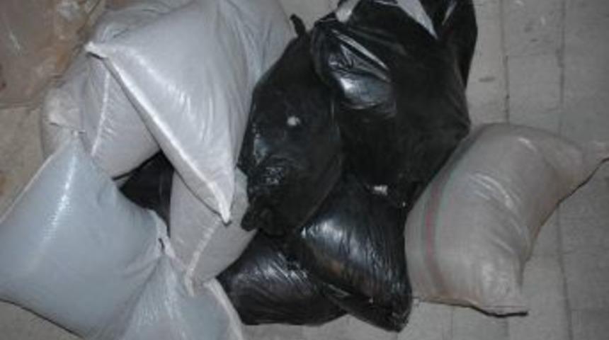 Van'da Ka&ccedil;ak &Ccedil;ay Operasyonu