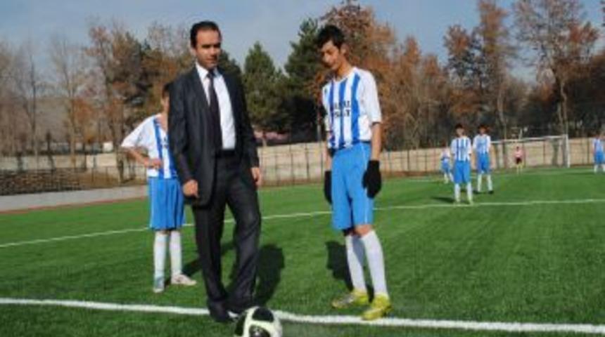 Yapımı Tamamlanan Tatvan Stadı Hizmete A&ccedil;ıldı