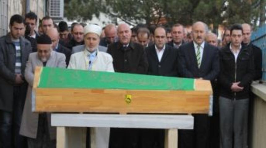 Milletvekili &Ouml;zbek'in Teyzesi Dualarla Uğurlandı