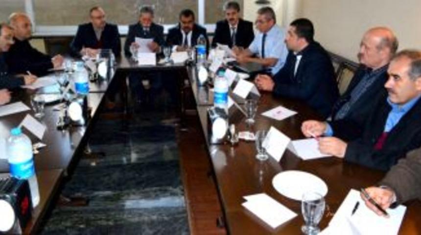 Barışık'tan serbest kıyafet  eleştirisi