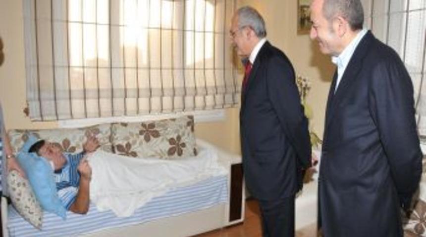 Kılı&ccedil;daroğlu, Sanat&ccedil;ı Zihni G&ouml;ktay'ı Hasta Yatağında Ziyaret Etti