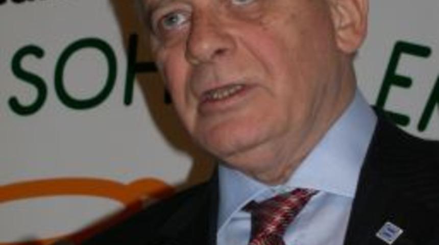 "&Uuml;niversite &Ouml;ğrencileri Mezun Olmadan &Ouml;nce Staj Yapmaya Y&ouml;nlendirilmeli"