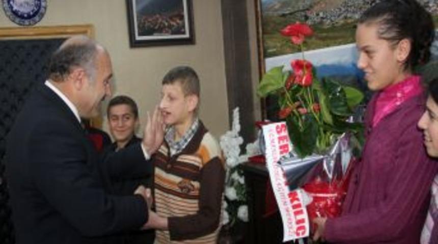 Bayburt Belediyesi Hizmetlerinde Engelli Vatandaşları G&ouml;z &Ouml;n&uuml;nde Bulunduruyor