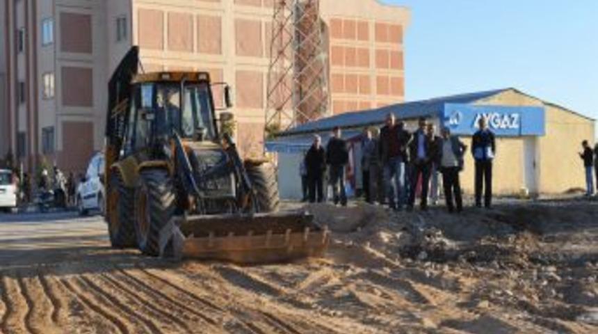 Kapatılan TOKİ Yolu Başkan Ayanoğlu'nun Girişimleriyle Yeniden A&ccedil;ıldı