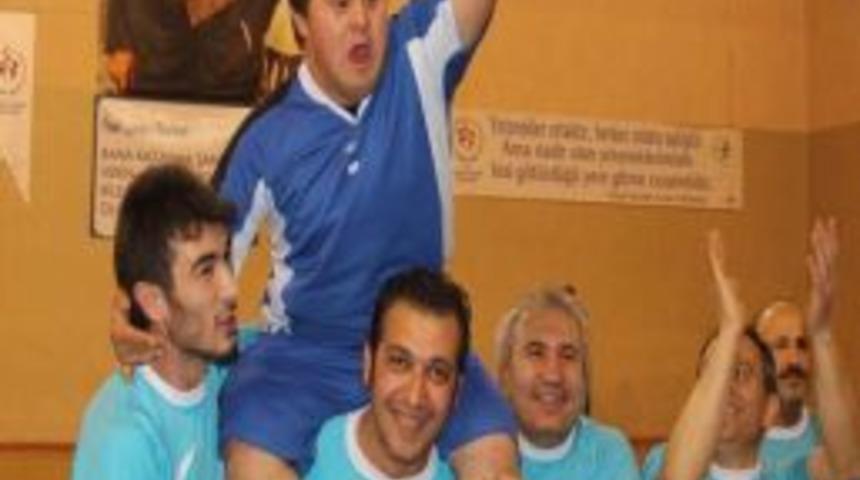 Engelli Sporcular, Basın Mensupları Ile Maç Yaptı