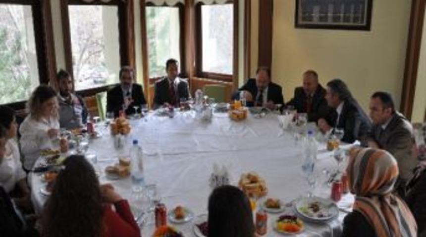 Er&uuml; &Ouml;ğrencileri Ve Personeli Engelliler G&uuml;n&uuml;nde Bir Araya Geldi