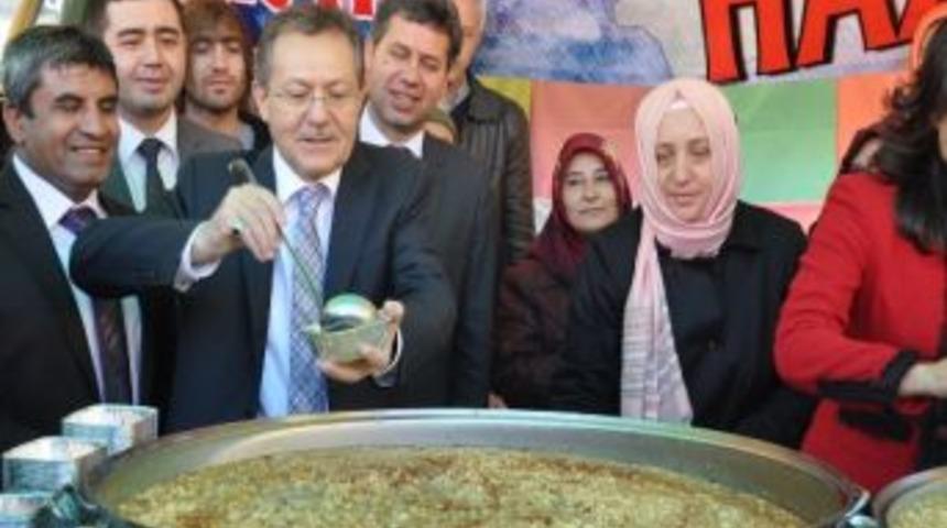 Ak Parti'den Aşure Hayrı