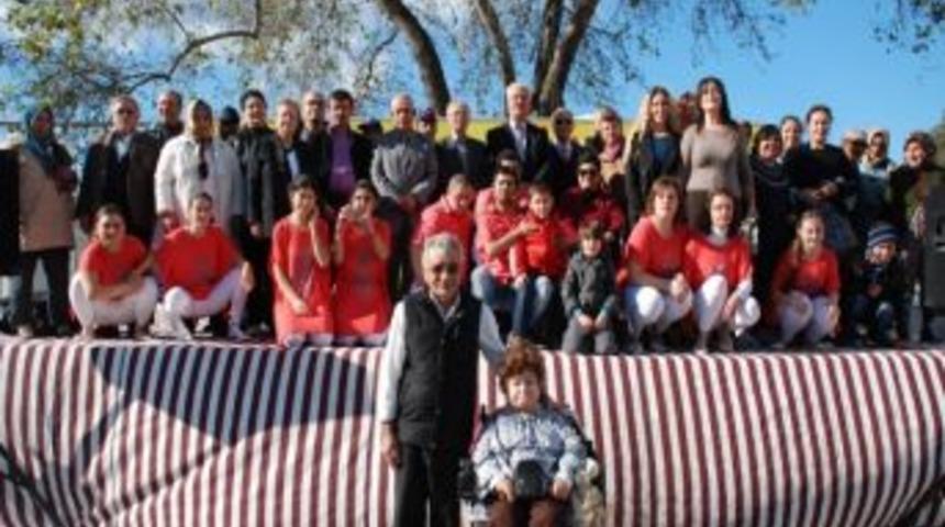 D&uuml;nya Engelliler G&uuml;n&uuml; Dikili'de Kutlandı