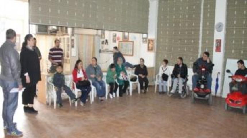 Engellilere Tiyatro Kursu