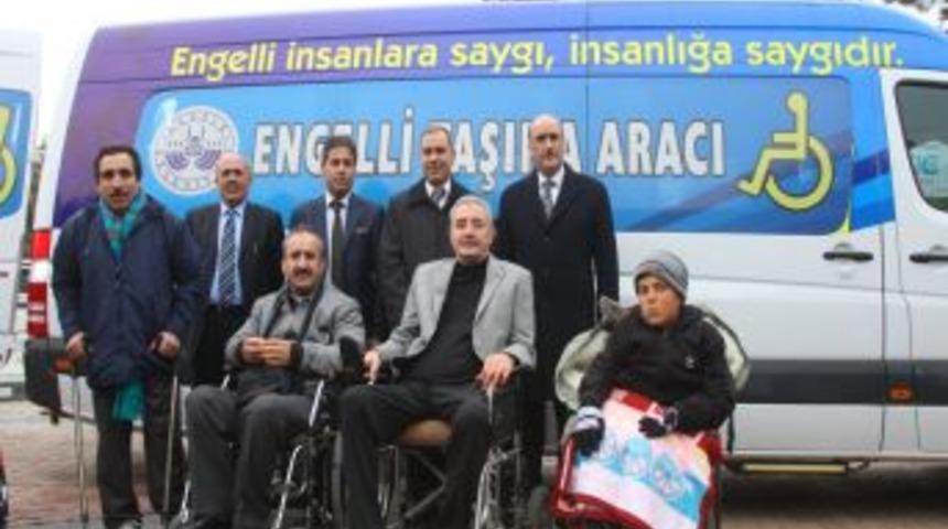 Elazığ Belediyesi Engellilee Toplu Taşıma Aracı Tahsis Etti