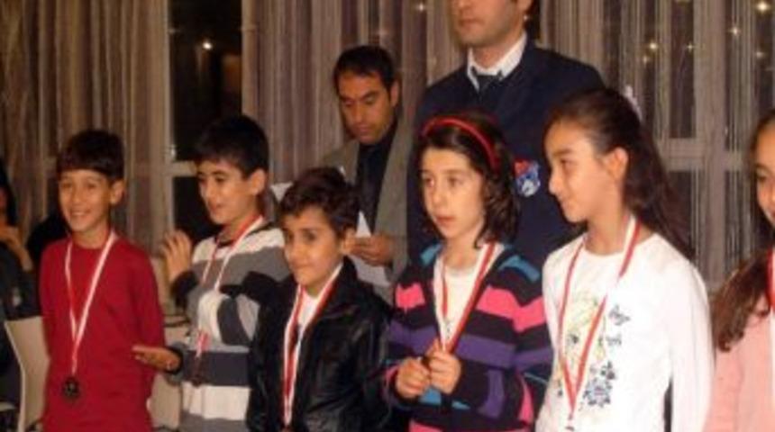 Gkv&rsquo;li Miniklerin Satran&ccedil; Zaferi