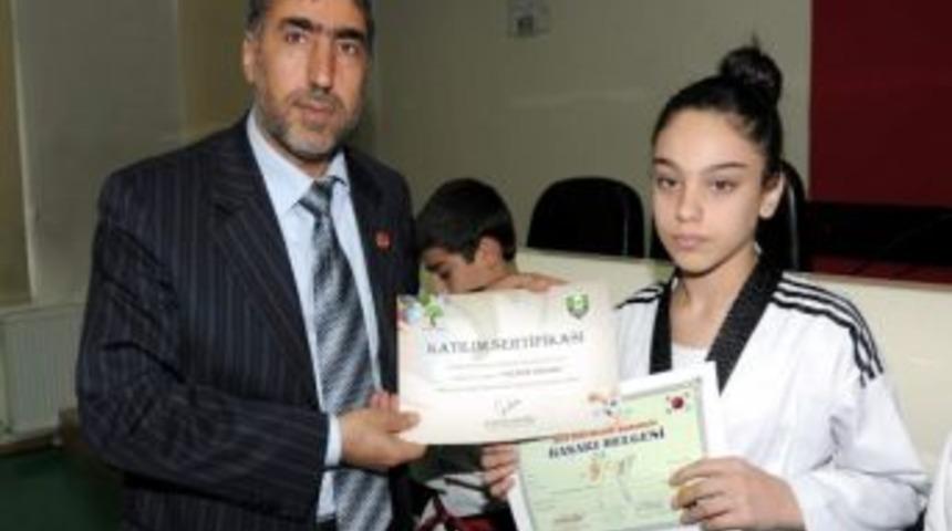 Şehitkamil&rsquo;li Teakwondoculardan Uluslararası Başarı