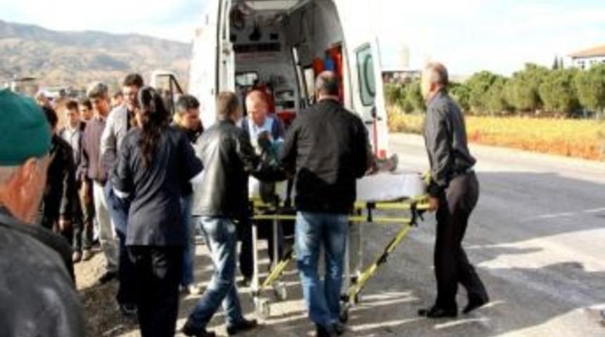 Alaşehir&rsquo;de Trafik Kazası: 1 &Ouml;l&uuml;, 1 Yaralı