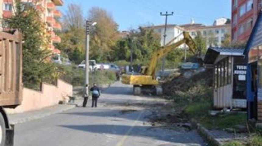 Yol &ccedil;alışmaları PTT Yokuşu Caddesi&rsquo;nde