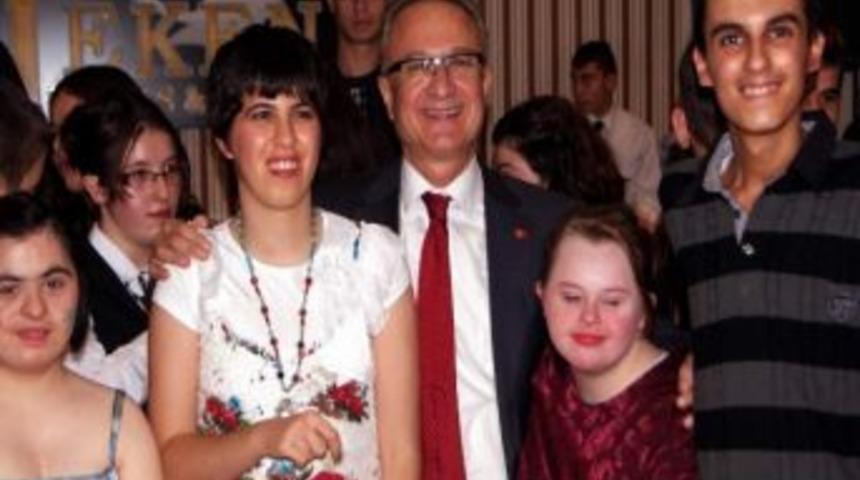 Bandırma Belediyesi'nden Engelliler Balosu