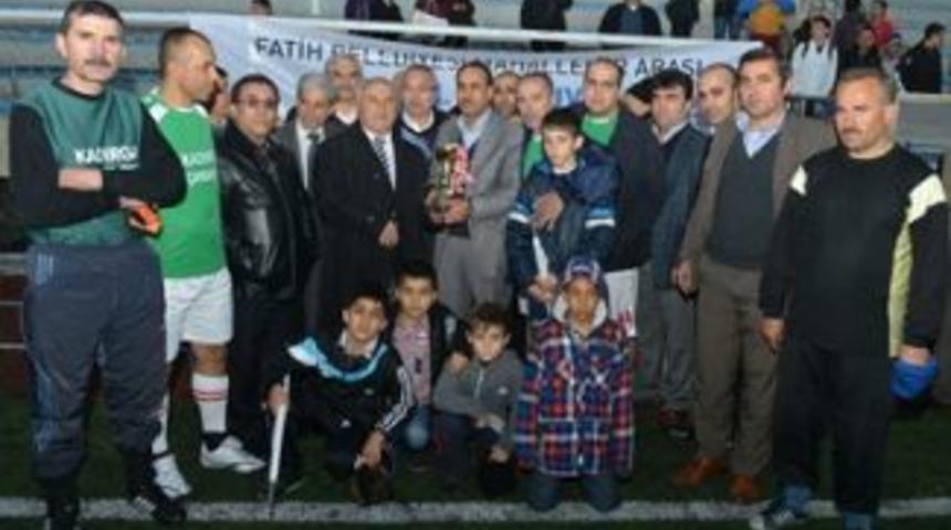 Fatih&rsquo;te mahalleler kapıştı